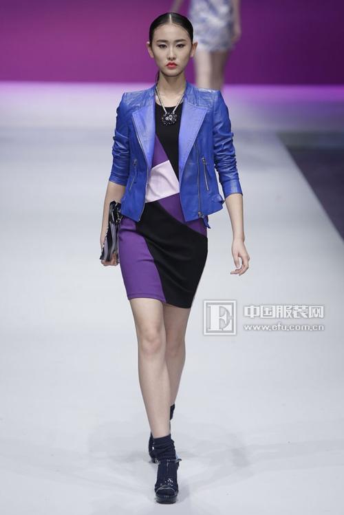月27日,第6届"威丝曼"2014中国针织时装设计大赛在北京d.